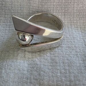 Elegant Silver Women's Ring